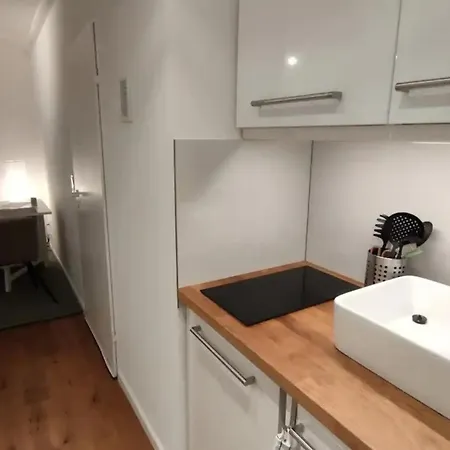 Apartment Moderne - Bettwaesche, Handtuecher, Internet & Nebenkosten Inkl