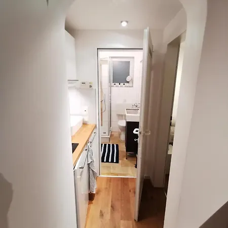 Moderne - Bettwaesche, Handtuecher, Internet & Nebenkosten Inkl Apartment
