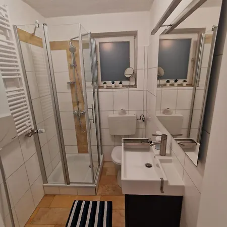 Apartment Moderne - Bettwaesche, Handtuecher, Internet & Nebenkosten Inkl *